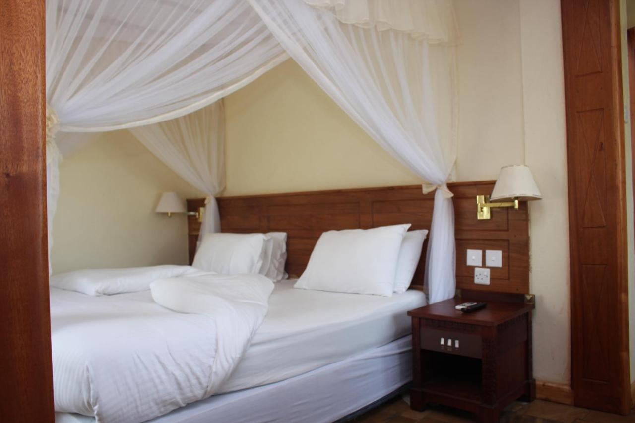 Afrika Lodges Voi Exterior foto